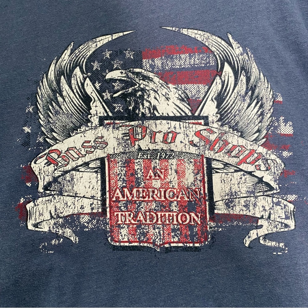 Bass Pro Men’s Size 2XL An American Tradition Blue Flag Shield Eagle Tee T-Shirt - Picture 2 of 6